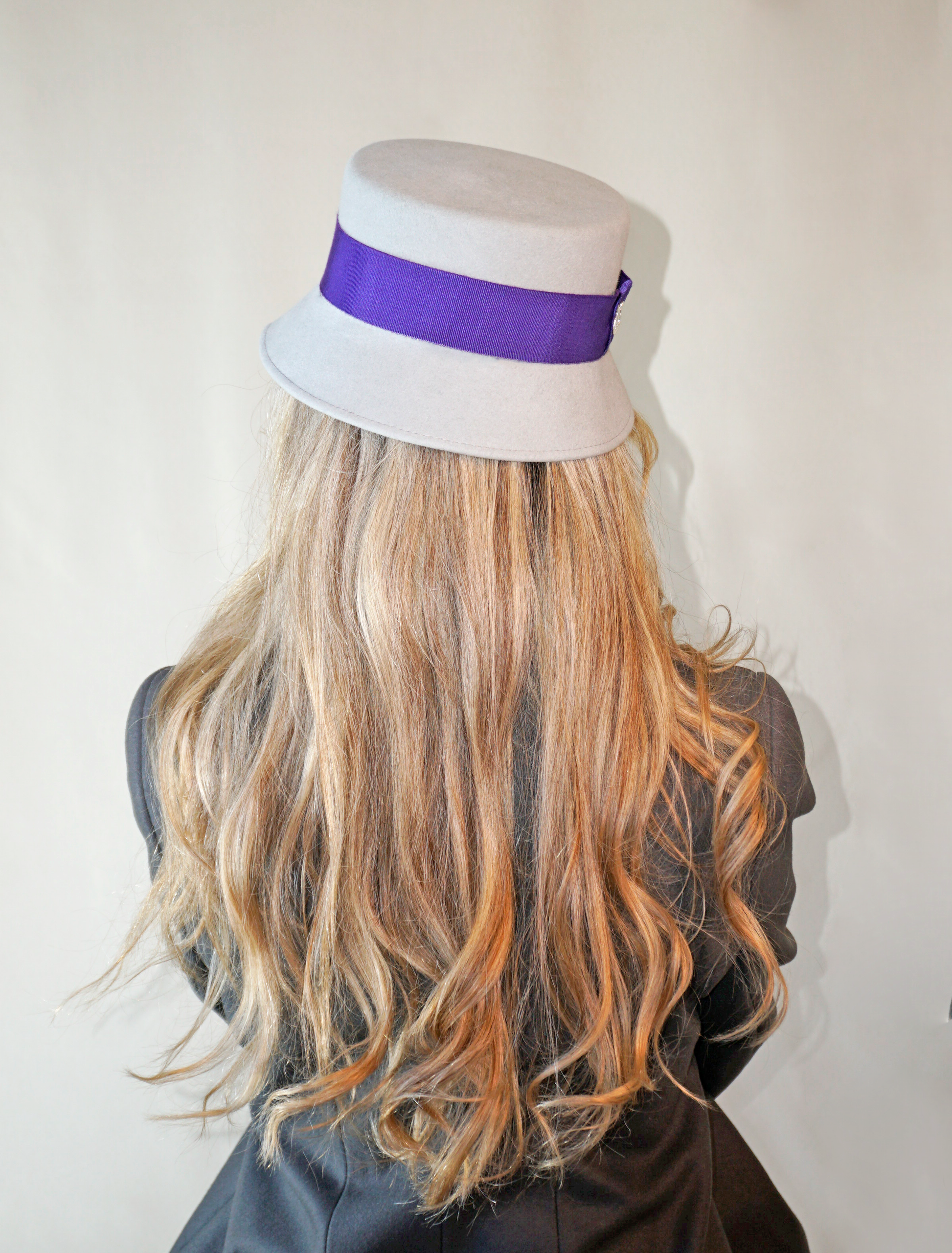 Lydia Ode By Anna Xaniotaki back view